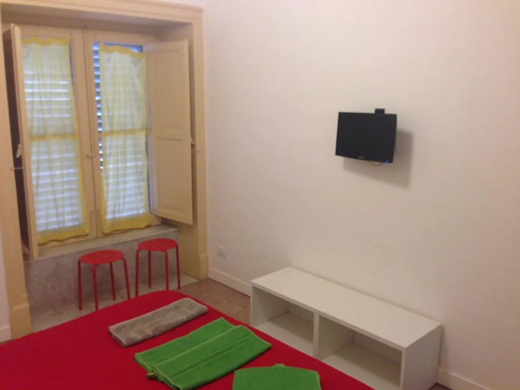 B&B Giulio Cesare 24 Palermo 2*,  Italy